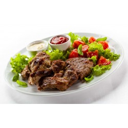 Pastramă de oaie cu mămăligă